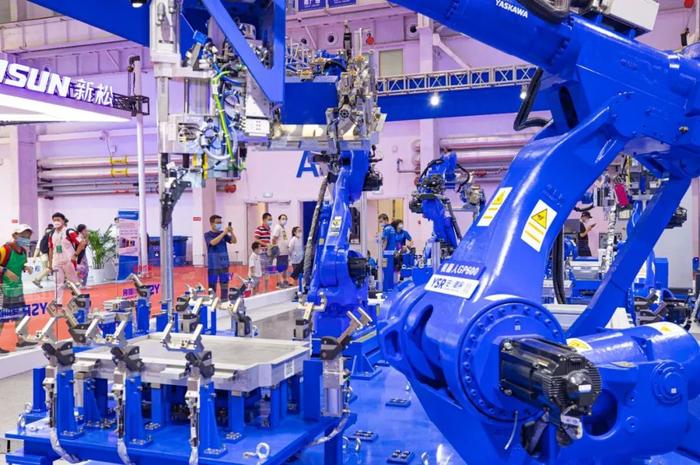 北京经开区多个首创应用场景亮相世界机器人大会